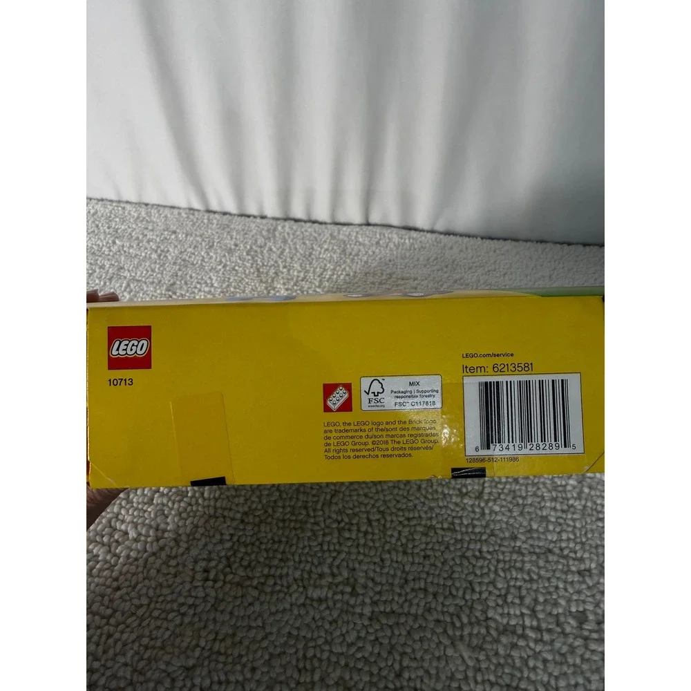 LEGO Classic‎ Creative Suitcase 10713 Building Toy 213 Pieces New in Package